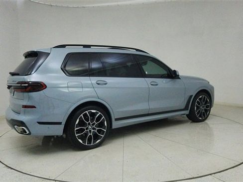 Used 2025 BMW X7 xDrive40i w/ M Sport Package image 74