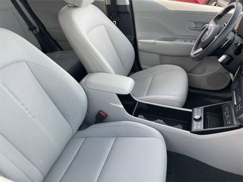 Used 2025 Hyundai Kona Limited image 10