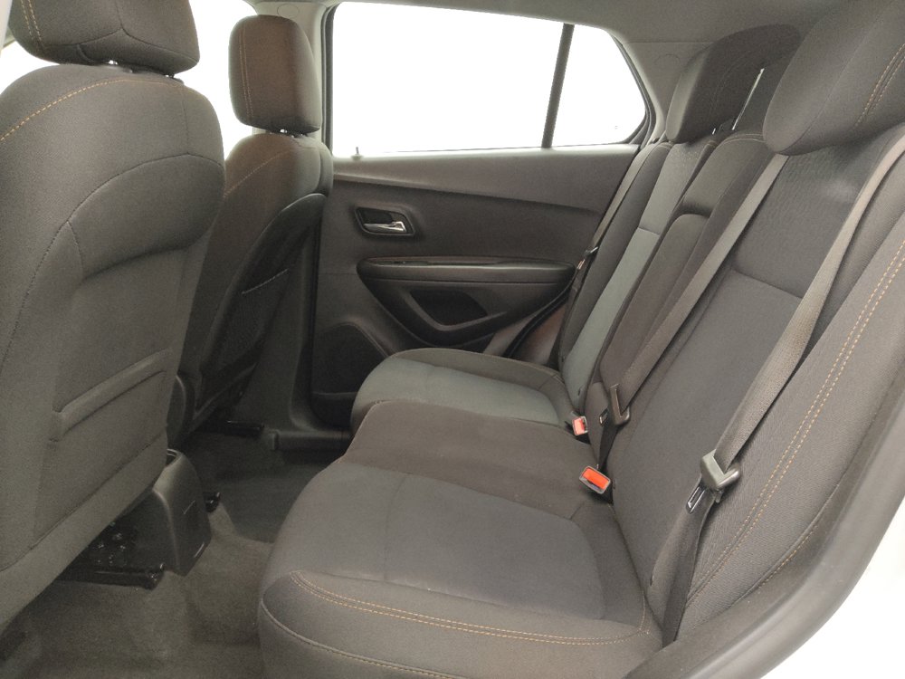 Used 2020 Chevrolet Trax LS FWD image 18