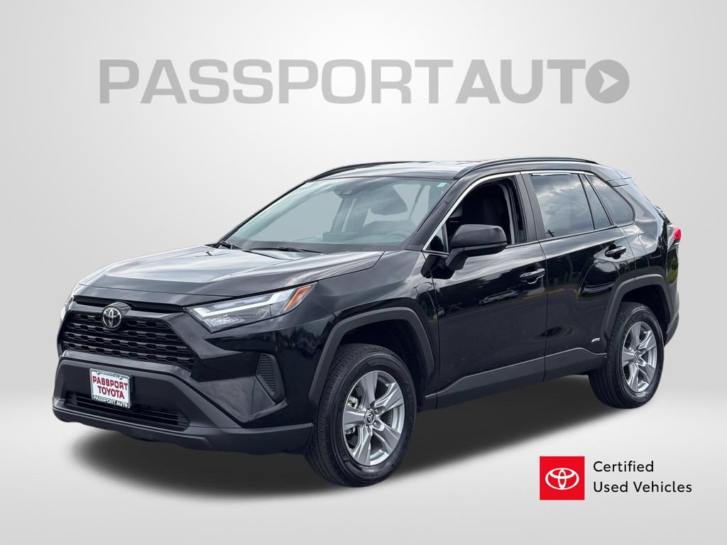 Certified 2025 Toyota RAV4 LE AWD/4WD image 1