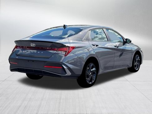 New 2026 Hyundai Elantra Sport image 7