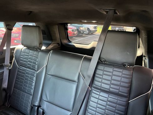 Used 2024 Cadillac Escalade ESV Premium Luxury Platinum AWD/4WD image 67