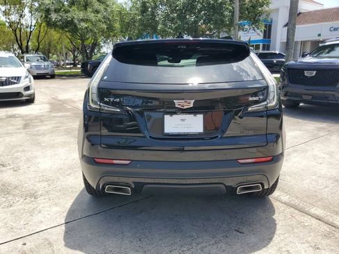 Certified 2022 Cadillac XT4 Sport w/ Comfort Package FWD image 3