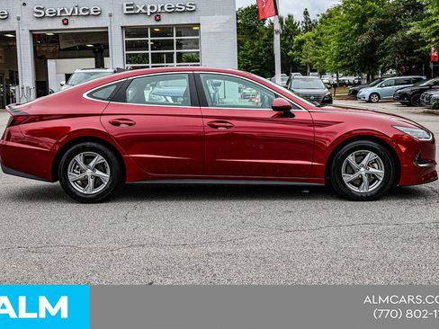 Used 2023 Hyundai Sonata SE w/ Preferred Accessory Package FWD image 10
