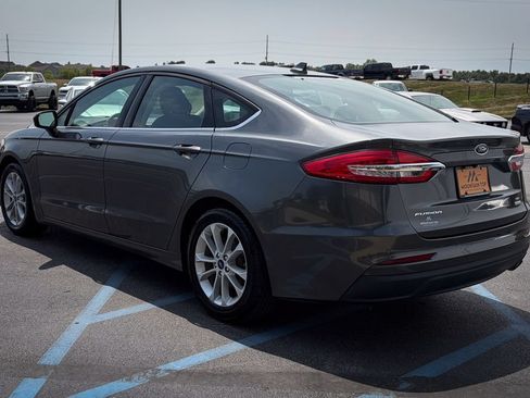 Used 2020 Ford Fusion SE FWD image 7