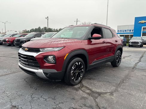 Used 2023 Chevrolet TrailBlazer LT image 1