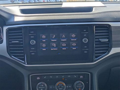 Used 2021 Volkswagen Atlas SEL image 19