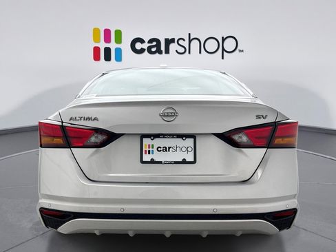Used 2024 Nissan Altima 2.5 SV image 4