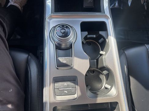 Used 2024 Ford Edge Titanium image 30