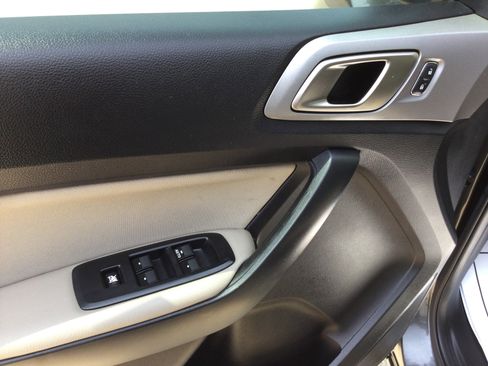 Used 2019 Ford Ranger XLT w/ Equipment Group 302A Luxury image 10