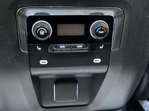 Used 2023 Chevrolet Suburban High Country AWD/4WD image 18