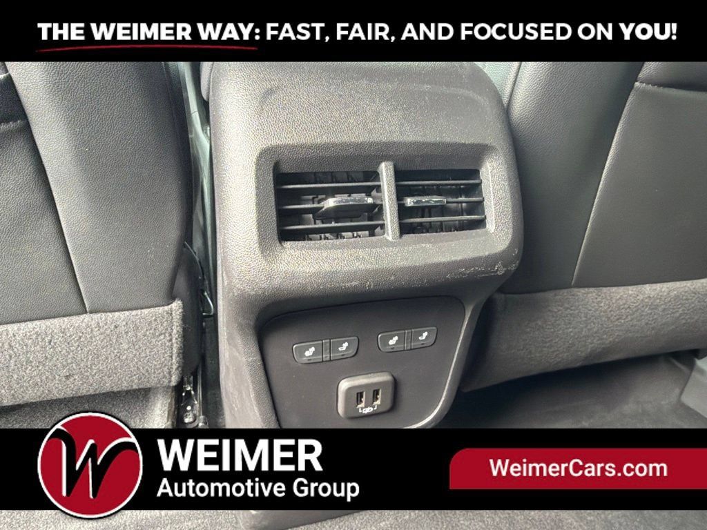 Used 2023 Chevrolet Equinox Premier AWD/4WD image 19