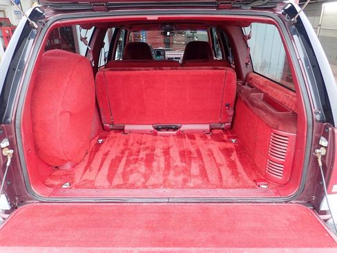 Used 1994 Chevrolet Suburban 2WD image 16