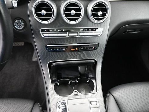 Used 2022 Mercedes-Benz GLC 300 image 25