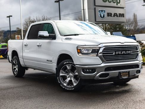 Used 2023 RAM 1500 Laramie AWD/4WD image 1