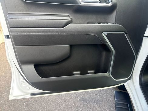 Used 2023 Chevrolet Silverado 1500 LT image 10