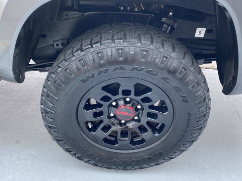Used 2023 Toyota Tacoma TRD Sport w/ Advanced Technology Package AWD/4WD image 11