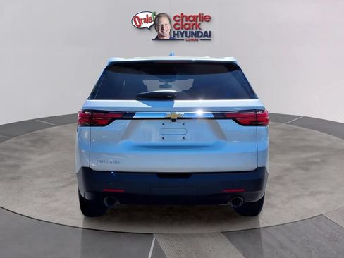 Used 2022 Chevrolet Traverse LS FWD image 4