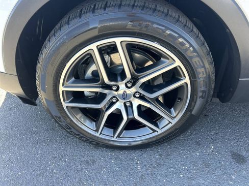 Used 2016 Ford Explorer Sport w/ Equipment Group 401A AWD/4WD image 7