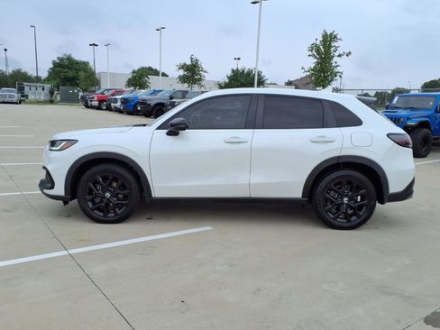 Used 2023 Honda HR-V Sport image 9