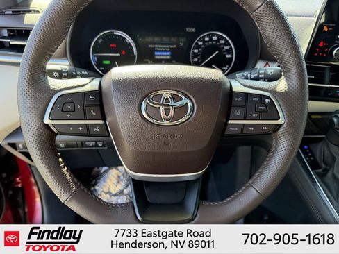 Certified 2023 Toyota Sienna Platinum FWD image 22