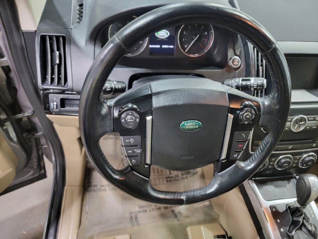 Used 2013 Land Rover LR2 AWD/4WD image 17
