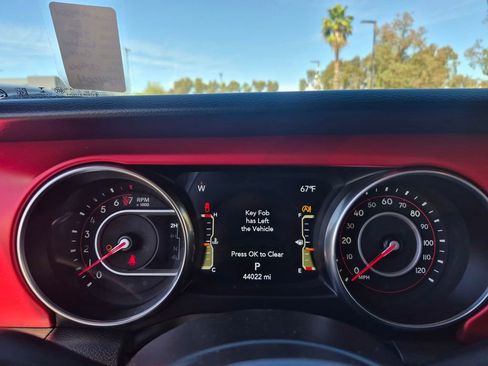 Used 2022 Jeep Gladiator Rubicon w/ Cold Weather Group image 17