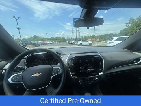 Certified 2023 Chevrolet Traverse LT FWD image 10