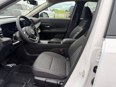 New 2026 Nissan Kicks SV w/ Cold Weather Package FWD image 28