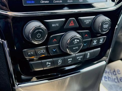 Used 2019 Jeep Grand Cherokee Limited AWD/4WD image 20