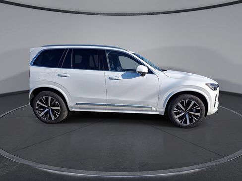 Certified 2025 Volvo XC90 B5 Core AWD/4WD image 6