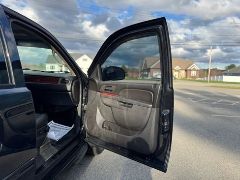 Used 2012 Chevrolet Tahoe LT image 12