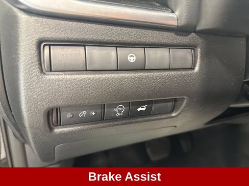 Used 2024 Nissan Rogue SV AWD/4WD image 9