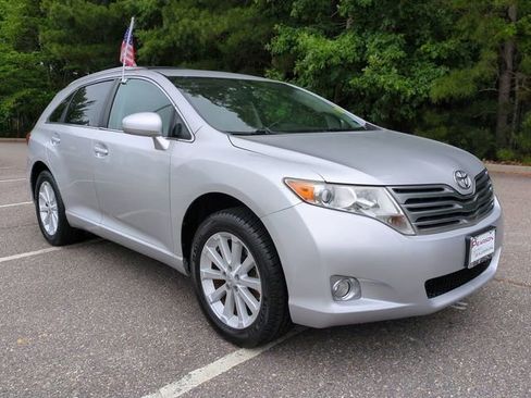 Used 2010 Toyota Venza FWD image 1