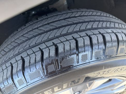 Used 2026 Chevrolet Equinox LT AWD/4WD image 11
