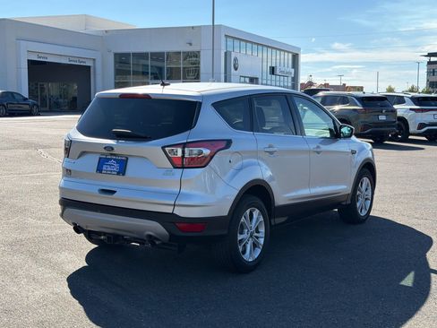 Used 2017 Ford Escape SE FWD image 9