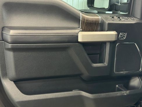 Used 2020 Ford F250 Lariat w/ Lariat Ultimate Package AWD/4WD image 38