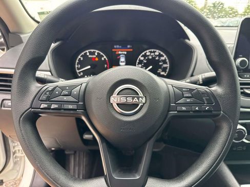 Used 2025 Nissan Altima 2.5 S FWD image 22