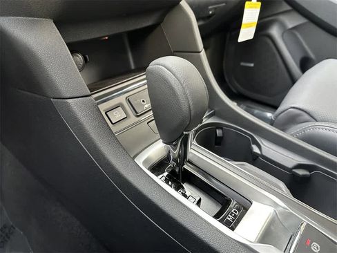 New 2026 Subaru Ascent Limited image 18