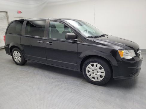 Used 2020 Dodge Grand Caravan SE image 11