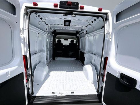 Used 2025 RAM ProMaster 2500 w/ Convenience Group FWD image 26