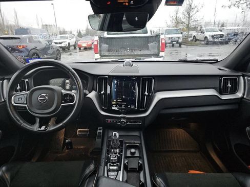Used 2018 Volvo XC60 T8 R-Design w/ Convenience Package image 4