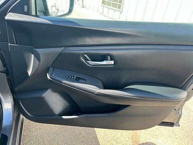 Used 2024 Nissan Sentra SV FWD image 44