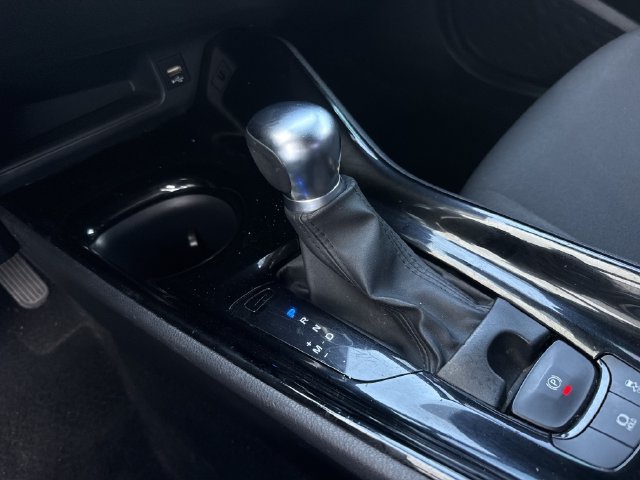 Used 2020 Toyota C-HR XLE FWD image 20
