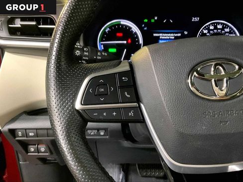 Certified 2022 Toyota Sienna Limited image 23