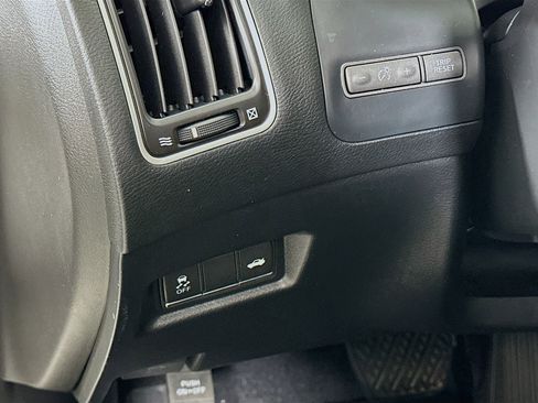 Used 2015 INFINITI Q50 2.0t w/ Moonroof Package AWD/4WD image 16