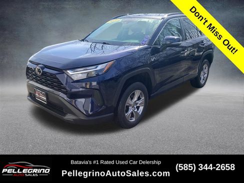 Used 2022 Toyota RAV4 XLE AWD/4WD image 1