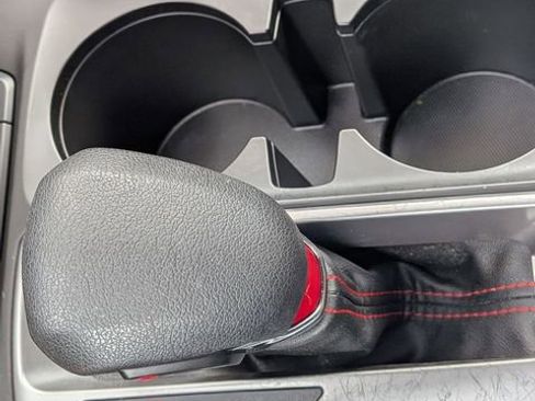 Certified 2024 Chevrolet Trax RS image 27