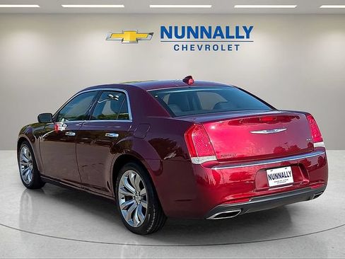 Used 2019 Chrysler 300 Limited RWD image 3