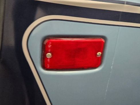 Used 1991 Dodge B2500 image 43